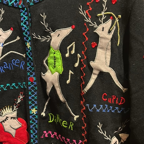 Fun reindeer sweater with lots of detail front and back - Picture 2 of 8